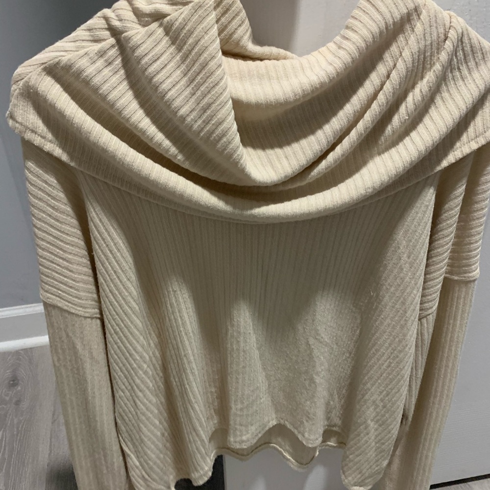 Show me your mumu sweater.